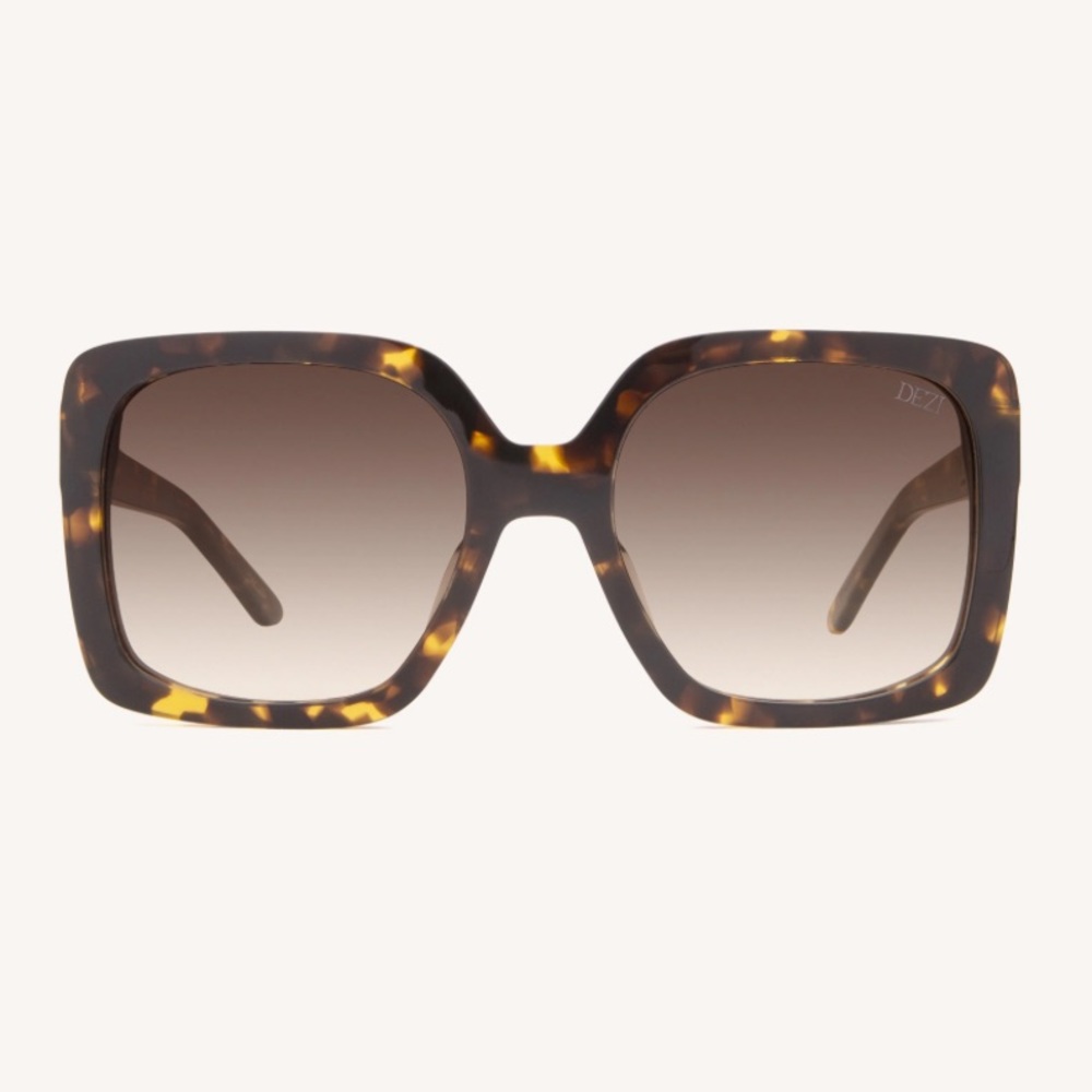 NEW DEZI Harper Tortoise Sunglasses🕶️